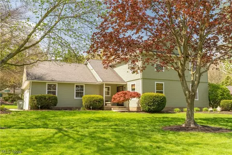 4057 Bramshaw Rd NW, Canton, OH 44718