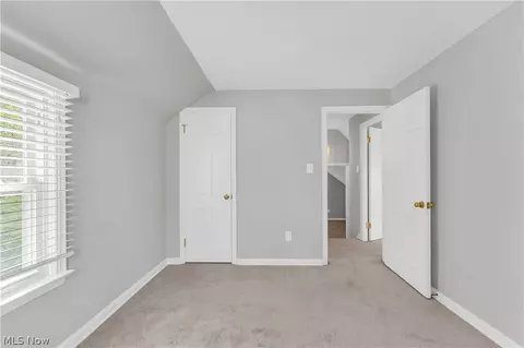 1547 Commodore Rd, Lyndhurst, OH 44124 photo 18