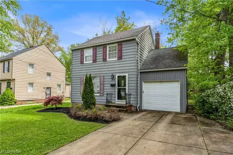 1547 Commodore Rd, Lyndhurst, OH 44124 photo 2