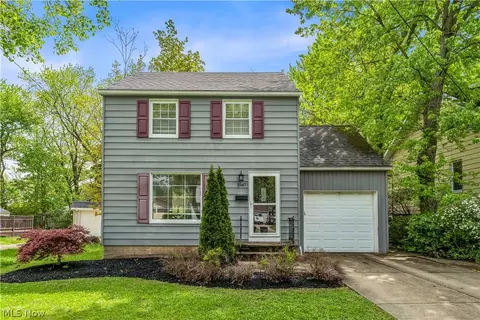 1547 Commodore Rd, Lyndhurst, OH 44124
