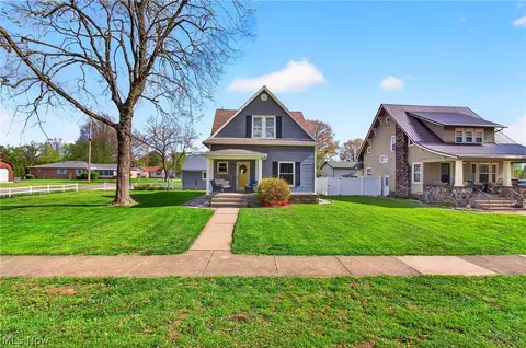 365 Poplar St NW, Bolivar, OH 44612