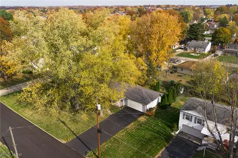 View/Area - 7443 Sugartree Dr, Boardman, OH 44512 photo 4 of 9