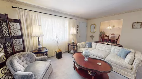 Living - 7443 Sugartree Dr, Boardman, OH 44512 photo 2 of 2