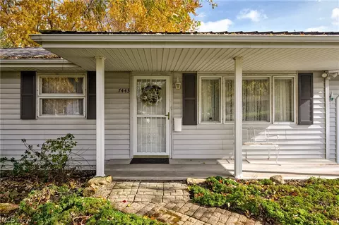 Exterior - 7443 Sugartree Dr, Boardman, OH 44512 photo 4 of 9