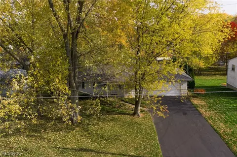 Exterior - 7443 Sugartree Dr, Boardman, OH 44512 photo 8 of 9