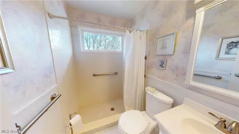 Bath - 7443 Sugartree Dr, Boardman, OH 44512 photo 1 of 2