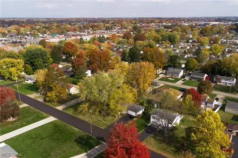 View/Area - 7443 Sugartree Dr, Boardman, OH 44512 photo 6 of 9