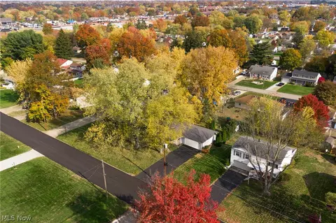 View/Area - 7443 Sugartree Dr, Boardman, OH 44512 photo 2 of 9