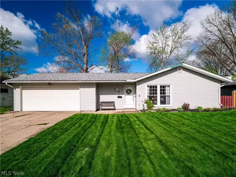 760 Trotter Ln, Berea, OH 44017