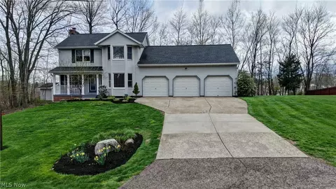 717 Pine Hills Dr SW, Massillon, OH 44646