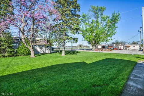 Exterior - 143 Oneida Trl, Sandusky, OH 44870 photo 7 of 8