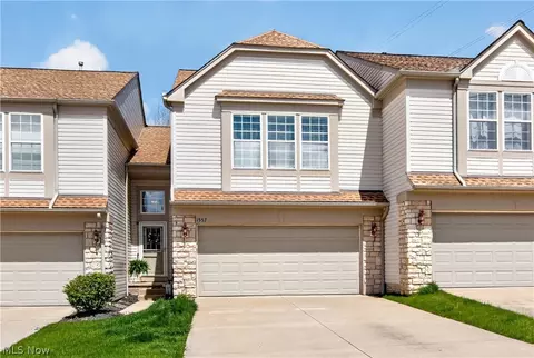 1557 N Yorkshire Dr, Broadview Heights, OH 44147