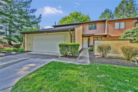 93 Silver Valley Blvd, Munroe Falls, OH 44262
