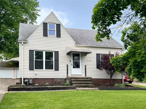 9203 Torrence Ave, Brooklyn, OH 44144