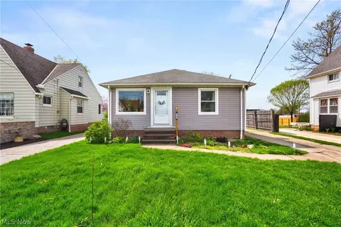 3124 W 142nd St, Cleveland, OH 44111