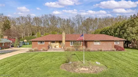 327 S Miller Rd, Akron, OH 44333