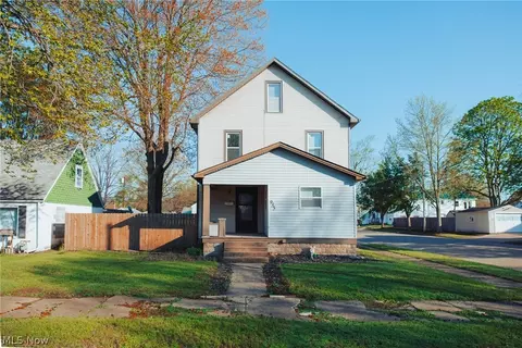 935 E Front St, Dover, OH 44622
