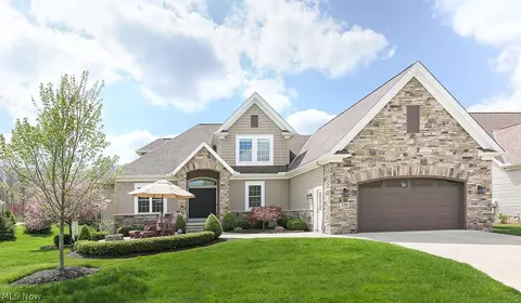 238 Westview Dr, Aurora, OH 44202