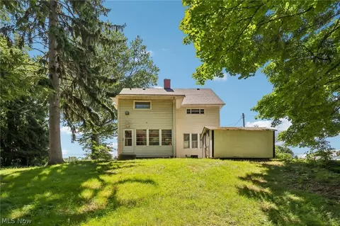 Exterior - 1927 W Prospect Rd, Ashtabula, OH 44004 photo 7 of 8
