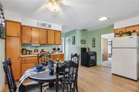 Kitchen - 1927 W Prospect Rd, Ashtabula, OH 44004 photo 4 of 5
