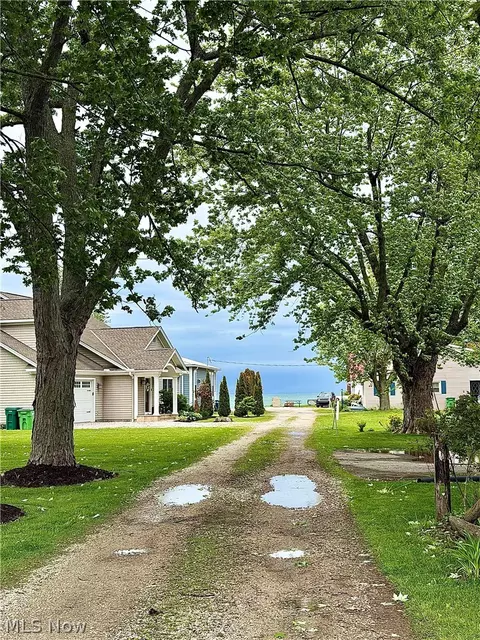 Exterior - 6359 Lake Rd W, Saybrook, OH 44004 photo 1 of 2