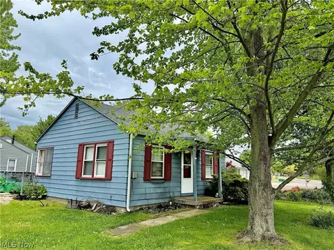 Exterior - 6359 Lake Rd W, Saybrook, OH 44004 photo 2 of 2