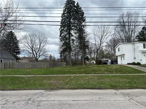 Vl Grantwood Drive, Parma, OH 44134