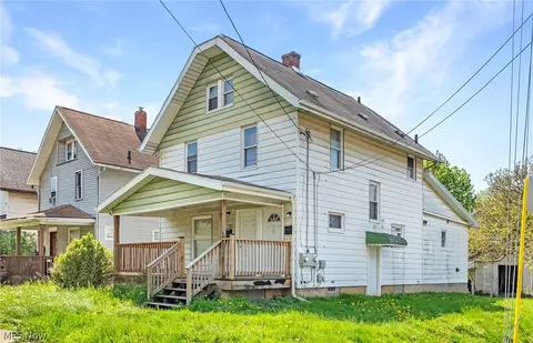 1102 Brown St, Akron, OH 44301