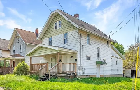 1102 Brown St, Akron, OH 44301