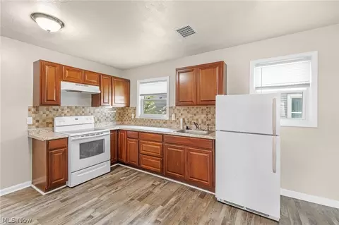 Kitchen - 910 Ardella Ave, Akron, OH 44306 photo 1 of 1