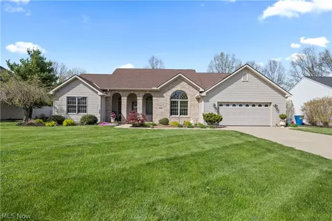 1009 Glendalough Dr, Grafton, OH 44044