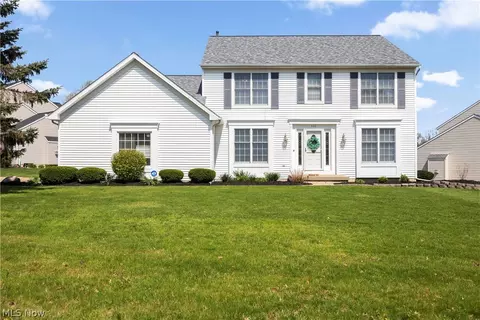 945 Red Tailed Ln, Amherst, OH 44001