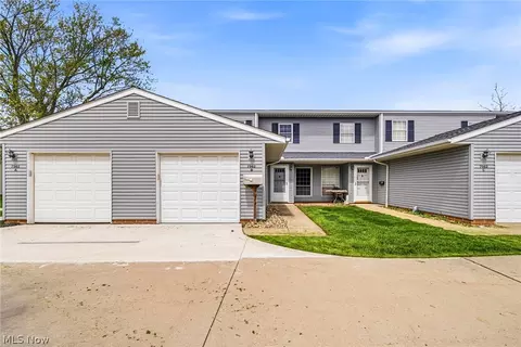 7982 Colonial Dr, Mentor, OH 44060
