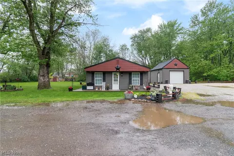 1057 Tremont Ave NE, East Canton, OH 44730