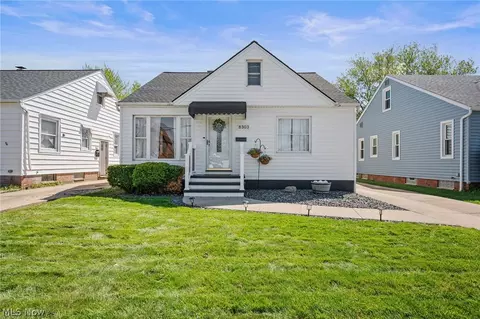 8303 Snow Rd, Parma, OH 44129