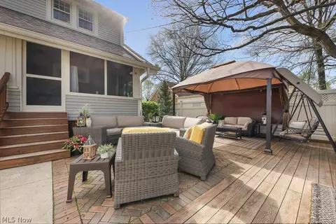 Exterior - 122 Overlook Ave, Wadsworth, OH 44281 photo 9 of 13