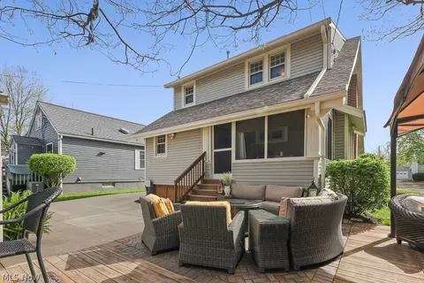 Exterior - 122 Overlook Ave, Wadsworth, OH 44281 photo 10 of 13