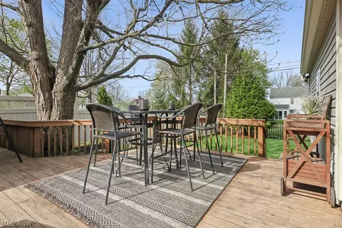 Exterior - 122 Overlook Ave, Wadsworth, OH 44281 photo 11 of 13