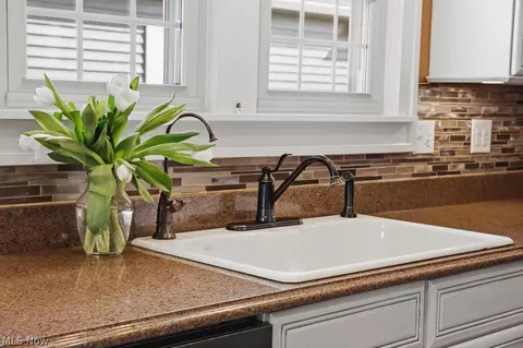 Kitchen - 122 Overlook Ave, Wadsworth, OH 44281 photo 3 of 4