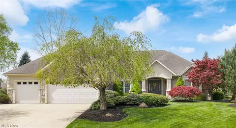 3448 Chadwick Dr, Uniontown, OH 44685