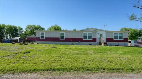 4074 Clay Pike Rd, Claysville, OH 43725