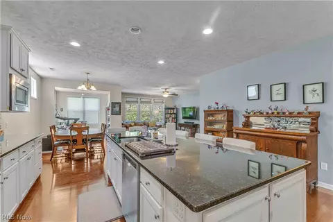 488 Arbor Ln, Copley, OH 44321 photo 10