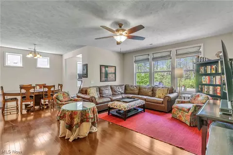 488 Arbor Ln, Copley, OH 44321 photo 4