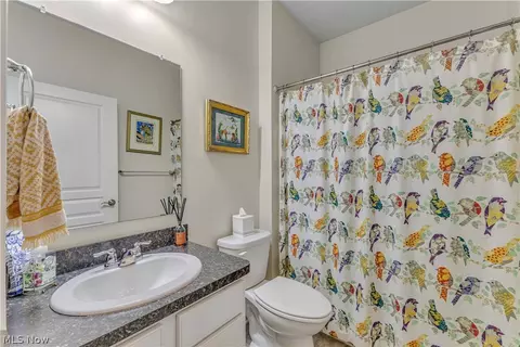 Bath - 488 Arbor Ln, Copley, OH 44321 photo 1 of 2