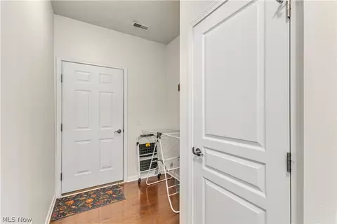 Entry Way - 488 Arbor Ln, Copley, OH 44321 photo 3 of 3