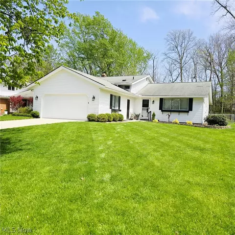 17016 Lanier Ave, Strongsville, OH 44136