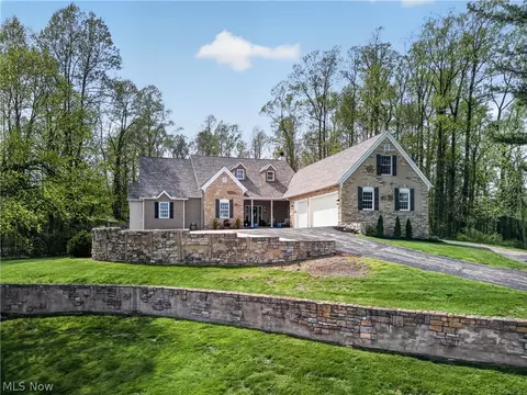 12420 Falcon Ridge Rd, Chesterland, OH 44026