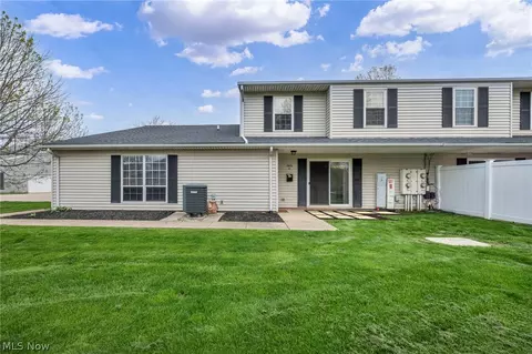 7972 Colonial Dr #89C, Mentor, OH 44060