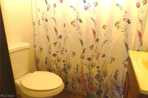 Bath - 10924 Libby Ave, Elyria, OH 44035 photo 2 of 2