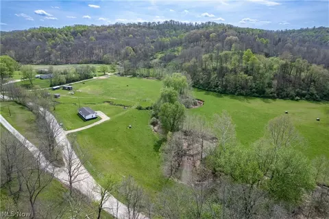 5762 Wadesville Rd, Belleville, WV 26133